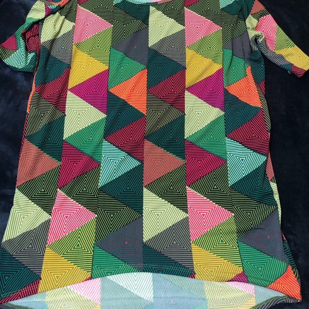 LuLaRoe Irma Tunic Top Geometric Multicolor Short Sleeve High Low Size XS